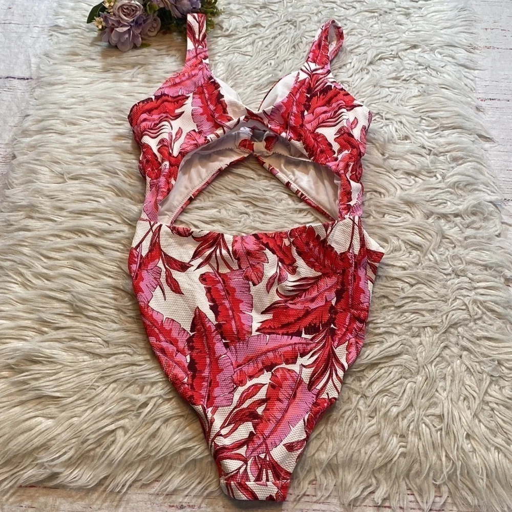 NWT Jessica Simpson Fuchsia Multi Palm O Ring Cut Out One Piece Swimsuit sz S